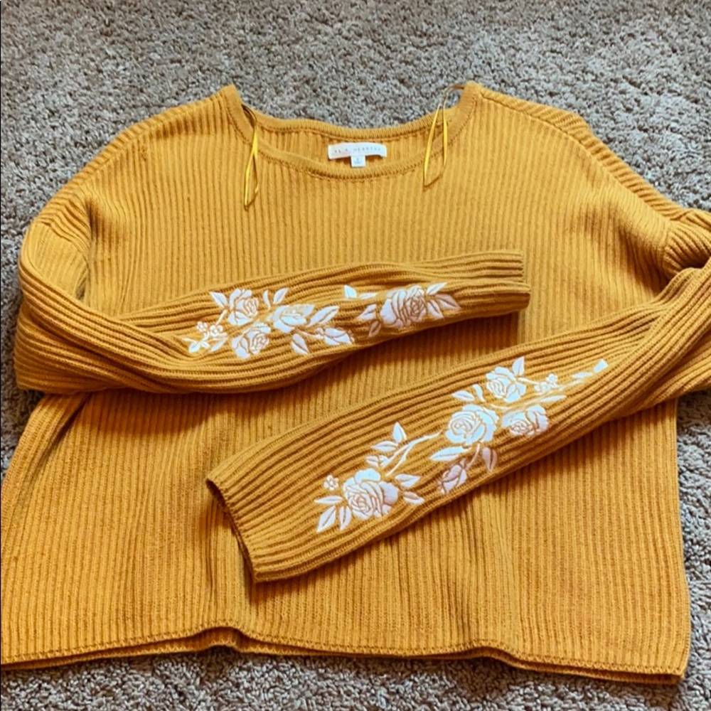 L.A. Hearts mustard sweater w/ embroidered sleeves